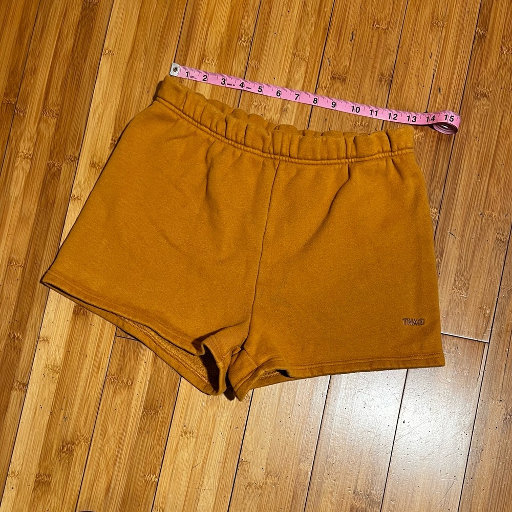 Aritzia TNA Cozy Fleece Perfect Fit Shorts Size M - Picture 11 of 14